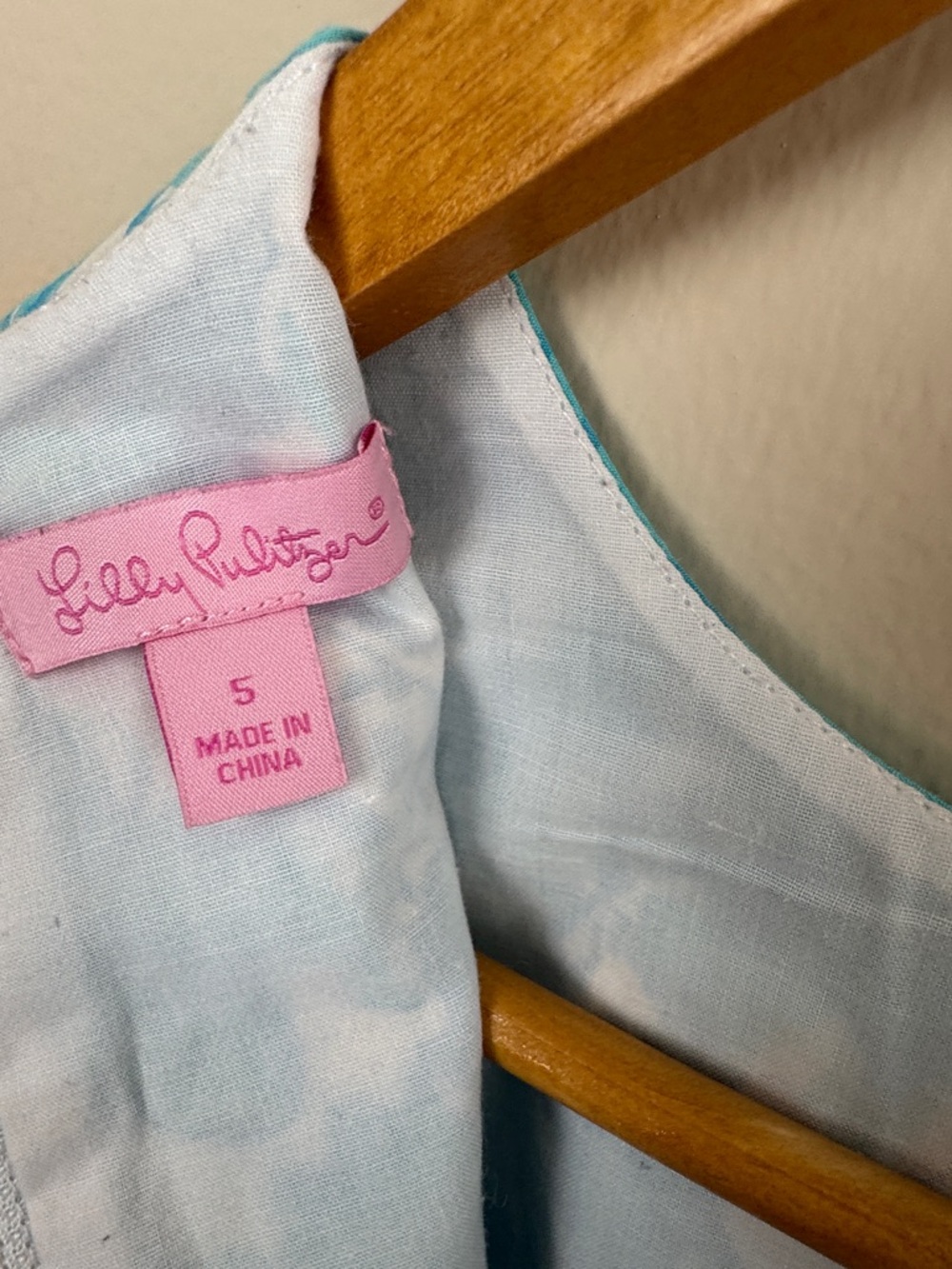Lilly Pulitzer Girls Little Lilly Classic Shift Dress. Size 5. - Picture 7 of 7